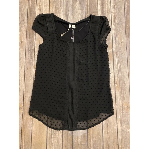 Textured Dot Top - Picture 2 of 5